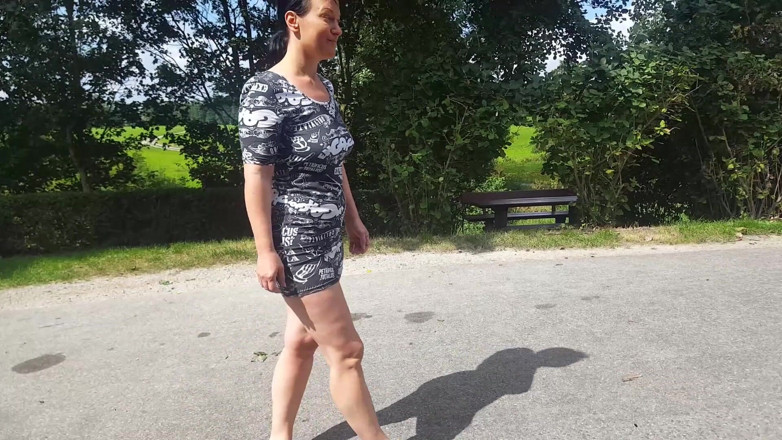 Yvette xtreme: The barefoot girl on the street