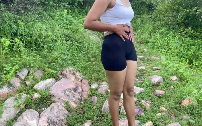 Bm Films: La plus belle petite amie riche et sexy se fait...