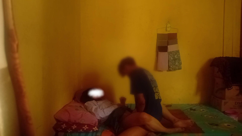 Famly sex: Dospívající dívka na vysoké škole v Entot v jejím domě, když...