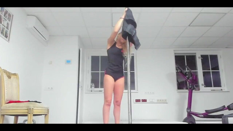 Siswet: Practicing Poledancing