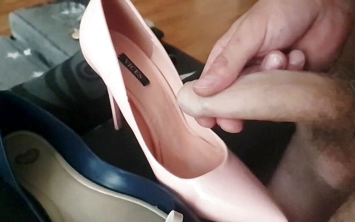 Overhaulin: Pink heels cuming, blue balerinas