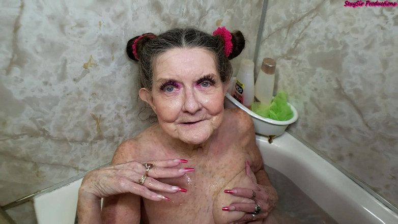 Sexy Sandra N Sir Christopher: Sandra का नहाने का समय गमजॉब