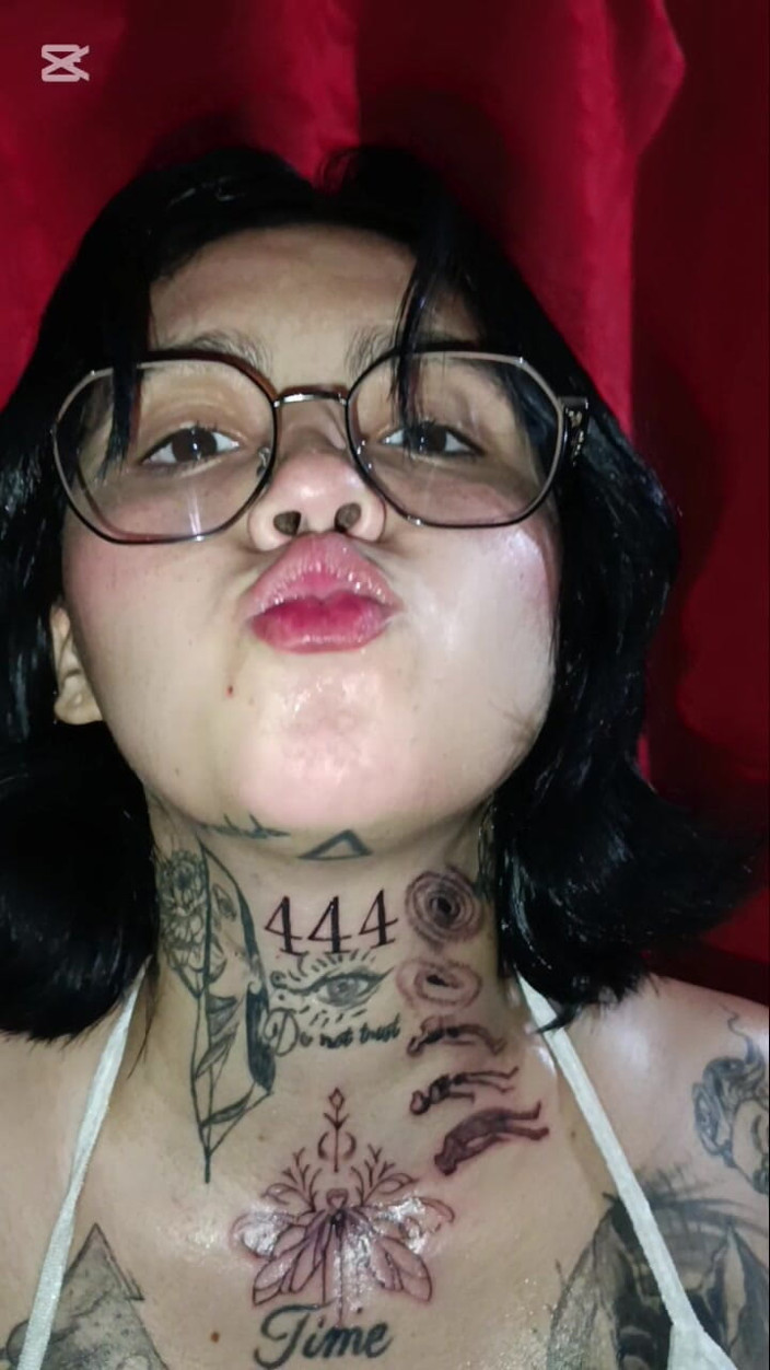 Dalyla: Tattooed Latin Woman, Black Heels Plays Modeling