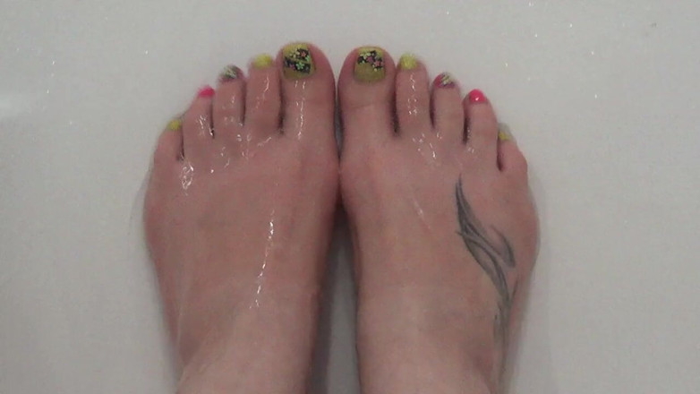 Goddess Misha Goldy: Prsty, nehty na nohou a foot fetiš!!