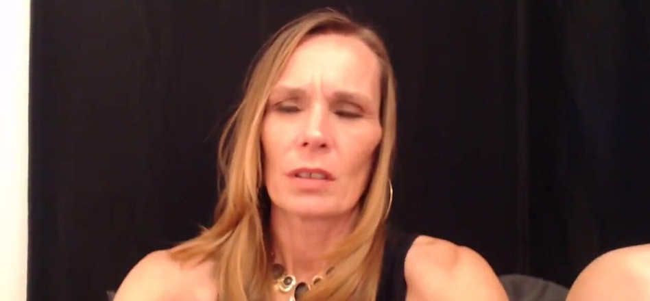 KimitheMilfMommy: 하드코어 자지를 사용할 수 있는 확실히