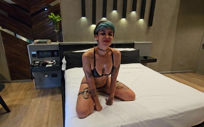 DiablaLatinaTour: Une Argentine bisexuelle veut être un modèle sur une télévision latina...