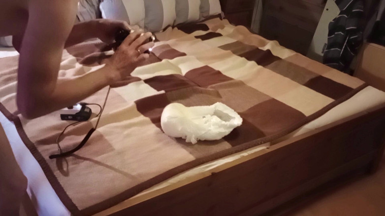 Mark Hannes: Bonggol katil melancap