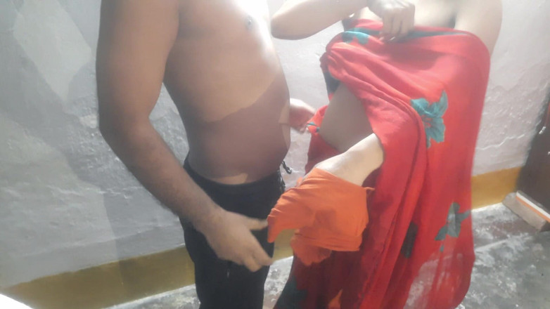 Busty Banuu: 밤에 오빠와 섹스하는 거유 젖탱이 자매.