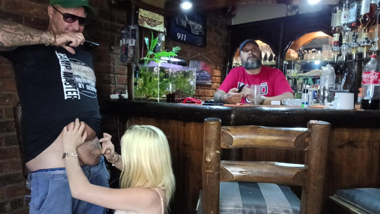 Bigjoefuckalott: Une Asiatique Blonde Mange Ma Bite