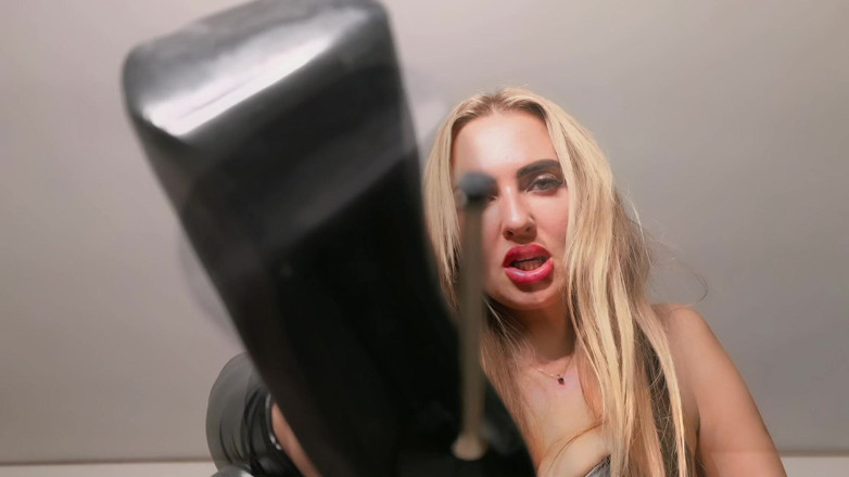Goddess Lena: Eier Zerquetschen: Loser Unter Meinen Heels