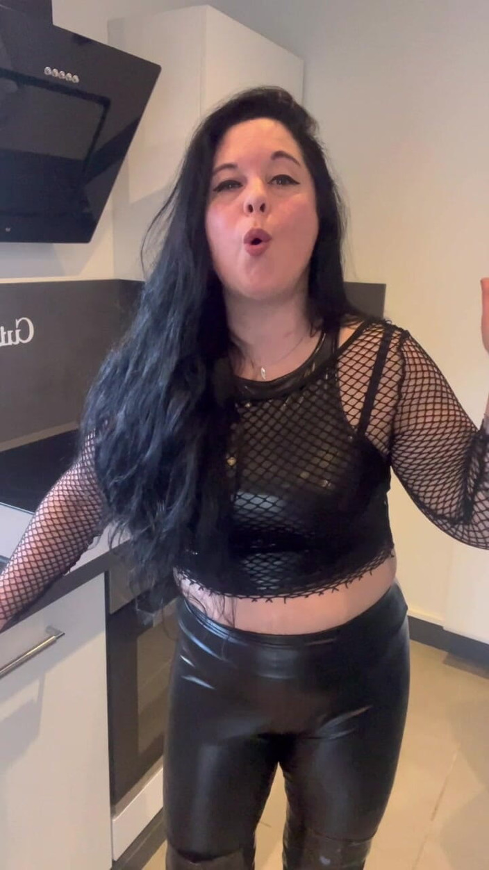 Maitresse Clara: Umiliazione del tuo piccolo cazzo