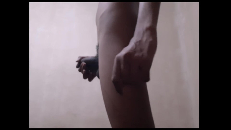 Hot Kolla: Schattige jongen aftrekken in de kamer