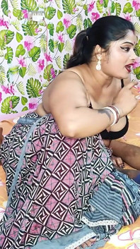आधुनिक नौकरानी kaamwali