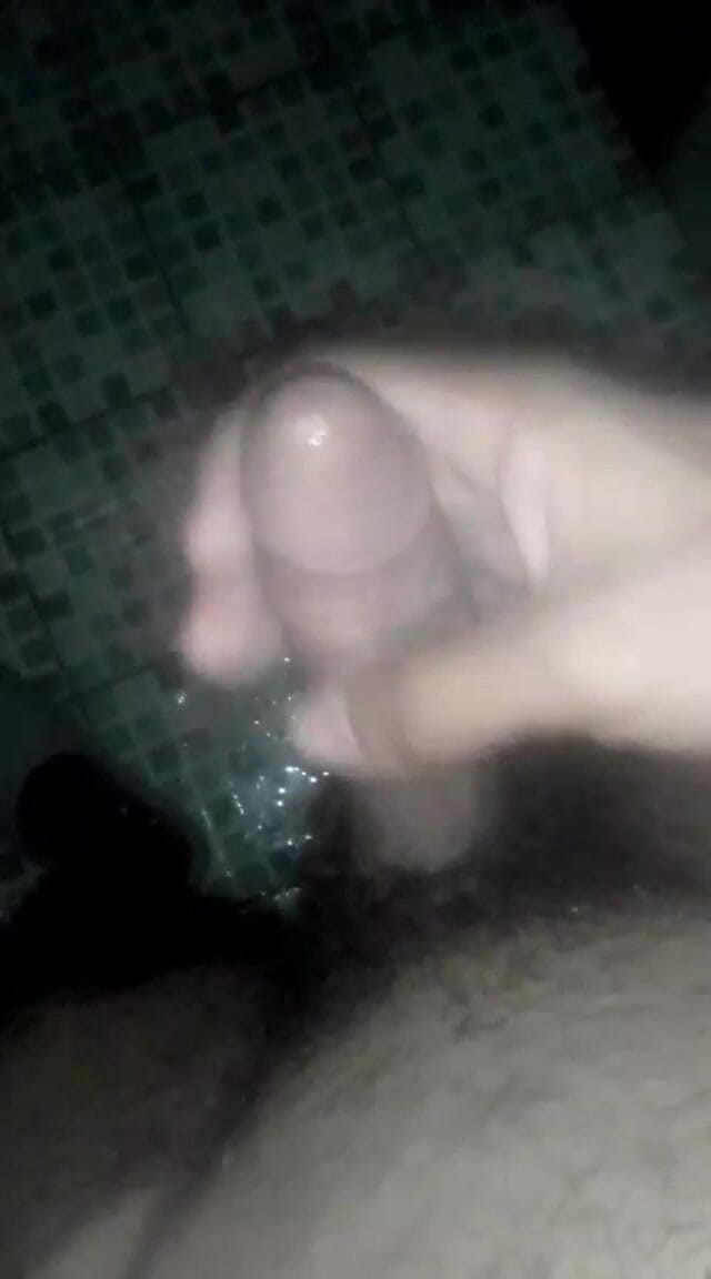 Cute boy jerks off: Saya Berikan Semua Susu Pada Video Kepada Teman Wanita Saya