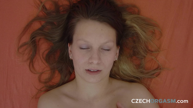 Czech Orgasm: 捷克高潮 115 金发宝贝在厨房 - 无法自慰