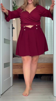 A Beautiful Large Woman Shows Her Buttocks