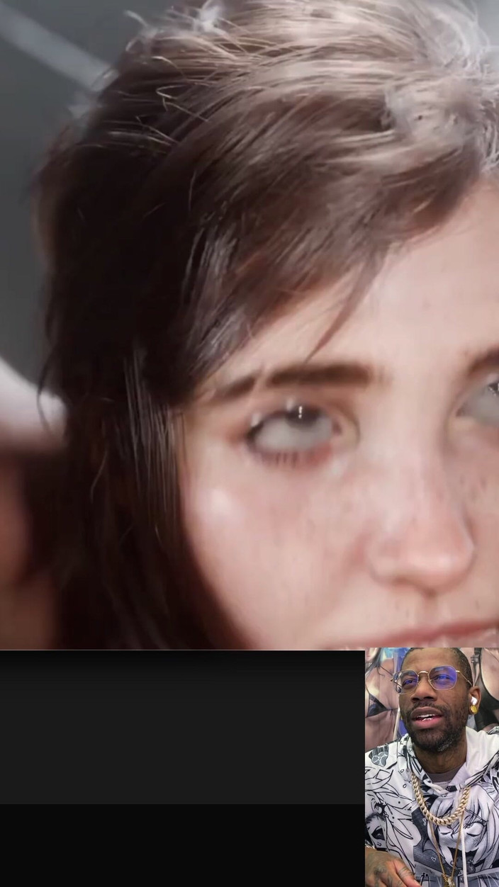 Good news media: 淫らな尻で小柄なエリーが硬いチンコをディープスロートする