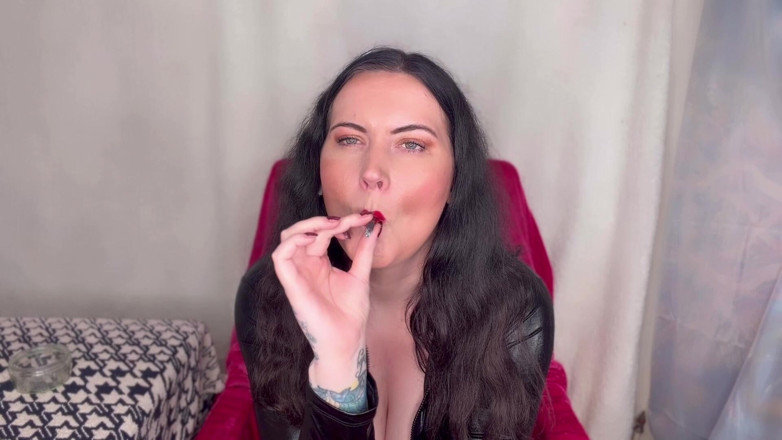 MissFFW: 담배를 즐기는 미스 Ffw