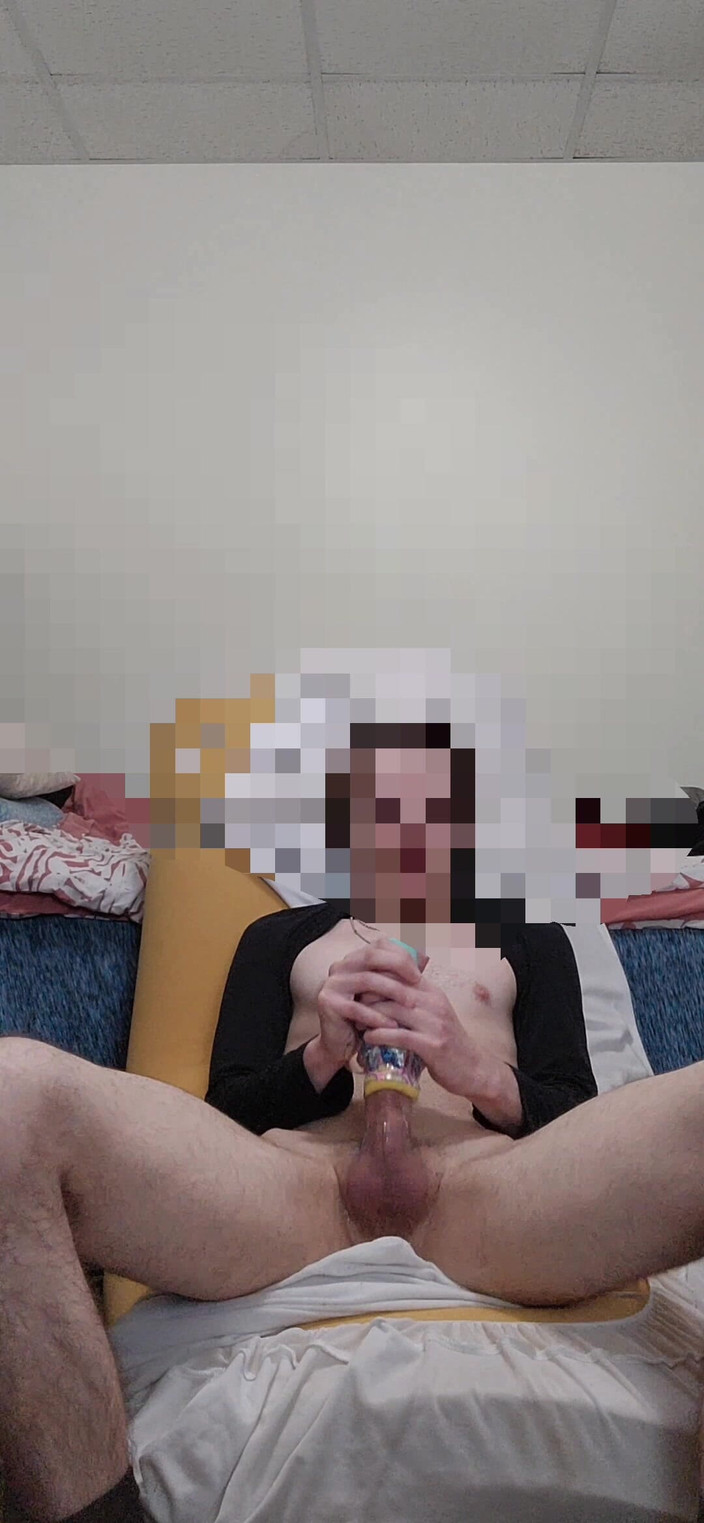 Blooming lilly: 장난감을 지배하는 거유의 백인 자지!