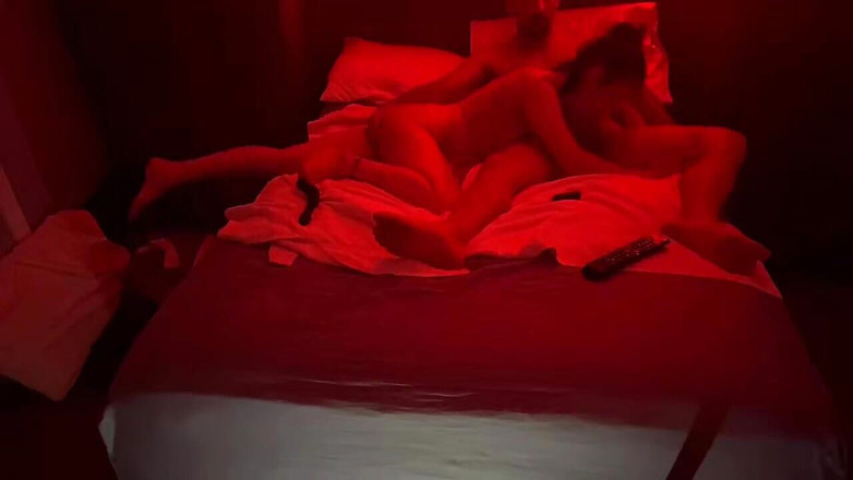 Badfreakycouple: Nehorázný ženský orgasmus z šukání do obličeje