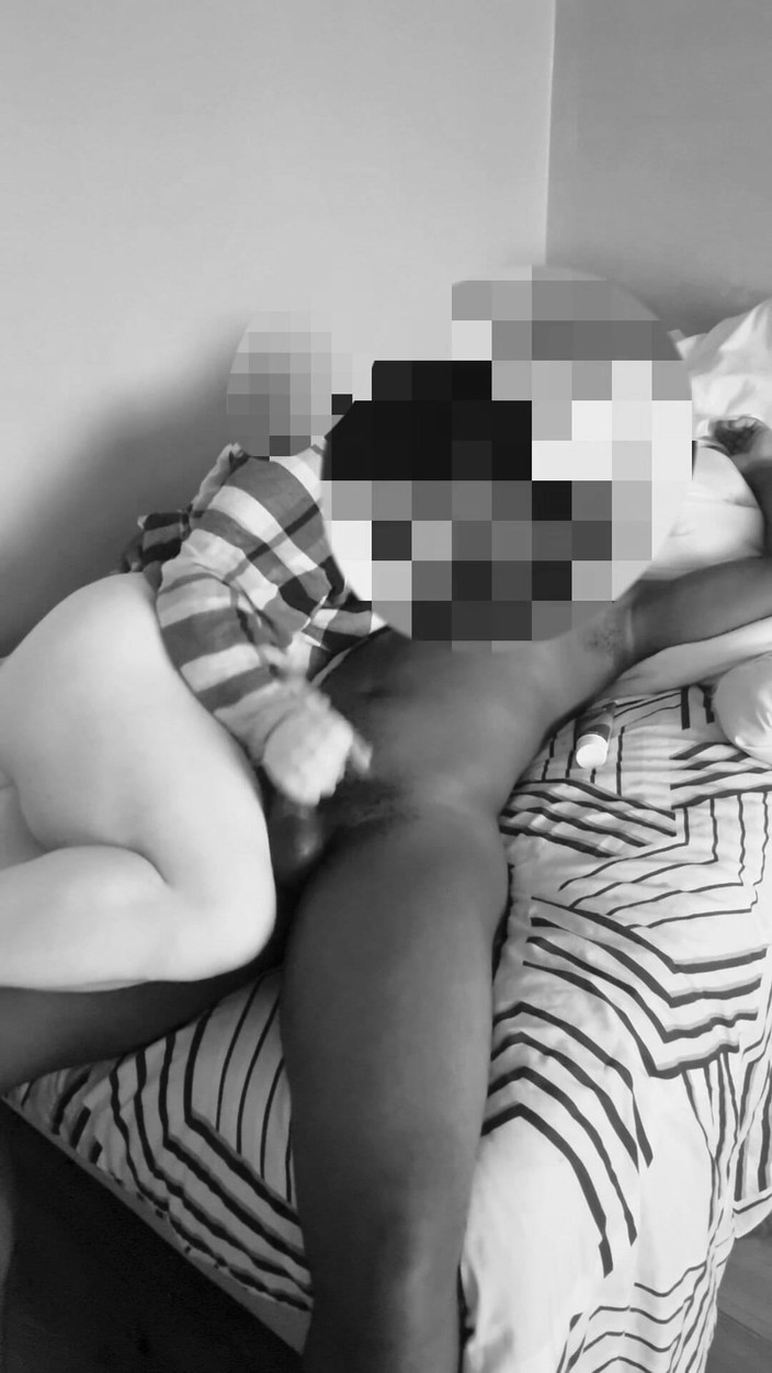 Nofaceguy09: 继兄弟操我的白色阴户