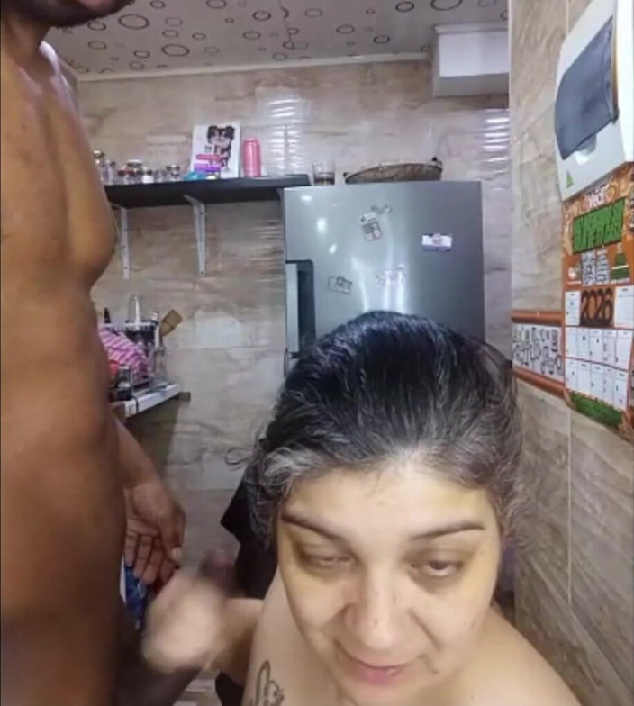 AnnyAndyelli: Uomo Latino Con Un Grosso Pene Scopa Una Ragazza Bianca...