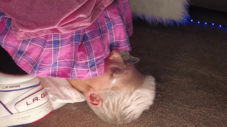 KinkyHome: Slickar röv från het blondin