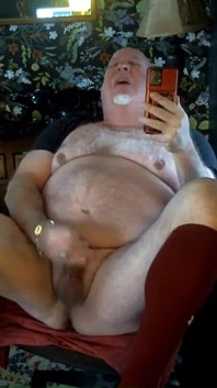 Urso masturba! Masturbando para um vídeo quente de um fã!