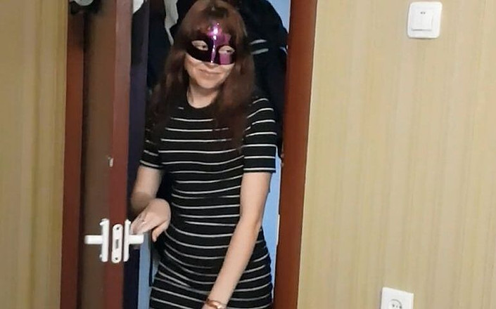 Datezone: 빨간 머리 창녀의 방문 전화 비디오