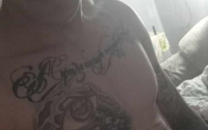 Hard big Tatooed cokk!: Melancap pertama saya Solo