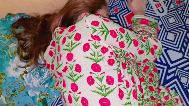 Sairaxsaim: Pakistansk vacker fru - stor röv tight fitta