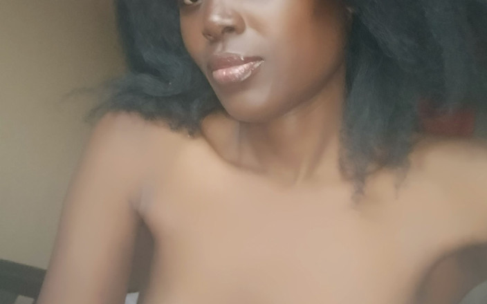 Briita: Naughty Briita는 부드럽게 착하고 변태적으로 사정