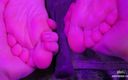 Mistress Legs: Cazip buruşuk tabanlar ve ayak parmakları bakış açısı masajı ve...