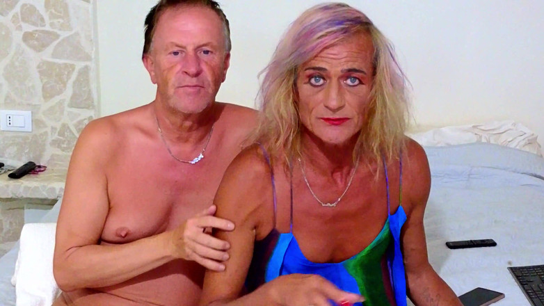 Gigi and David: Stripchatの最新のライブセックスショー、ジジとデイブ、ニューハーフと男のカップル、POV、舞台裏、ウェブカメラセックス、2025年5月10日Ep4