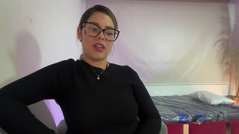 FelipeSkullX: 이웃의 밀프와 의붓딸을 따먹어