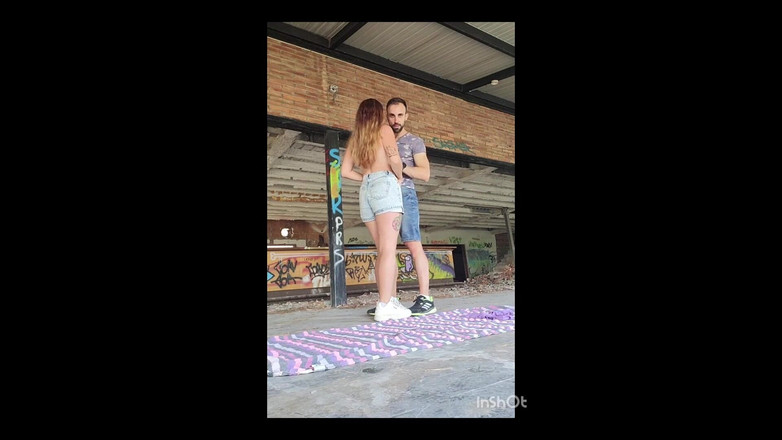 Zeus Ray Straight: Ik Neuk Mijn Tinderdate Op Een Verlaten Plek