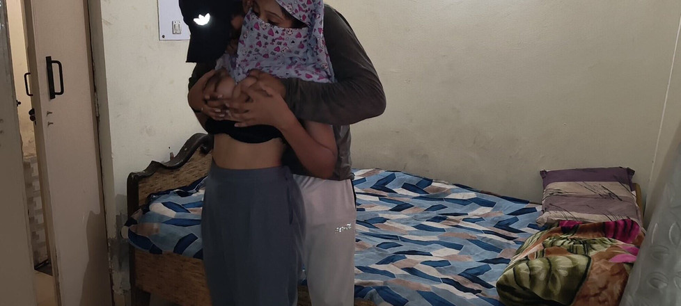 UnitedCourse31: Znajduję moją napaltą 18-letnią przyrodnią siostrę w pokoju