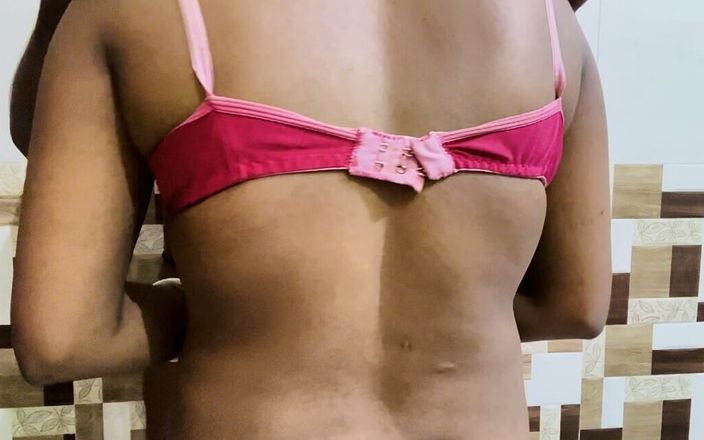 Desi Bhabhi 01: Une fille se fait baiser en levrette à l’hôtel