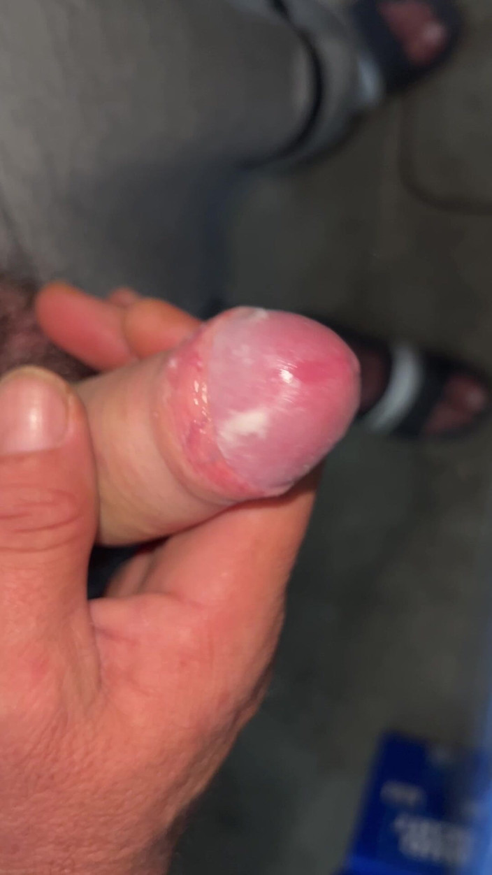 Tribute Studio: Garage masturbieren