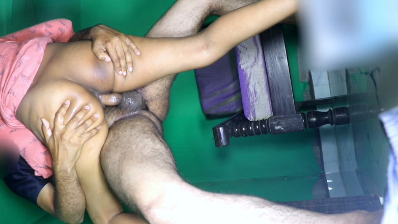 Beatricee: Adik tiri kampung desi panas pulang dari pasar dan anda...