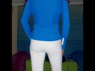 Lizzaal ZZ: My sexy new white tights and blue top