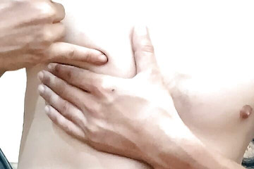 Gangbang straight: Non-stop vuoi giocare con i capezzoli