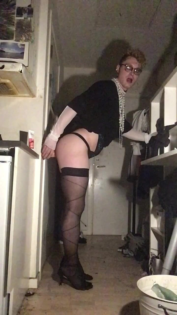 Sissy Cindy Slut: 娘娘腔婊子