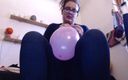 Nicoletta Embassi: Big Wet Orgasm for These Big Balloons Inflated Together with...