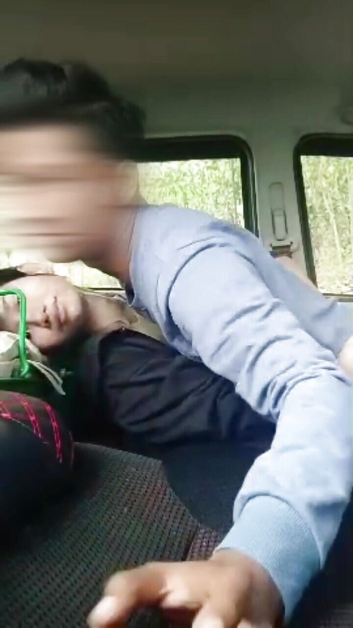 Mirise io: 차에서 전 연결을 놓친 거유 Cun 속임수 (2 부)