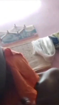 Io amante della sega e cazzi tamil cuck nudo, capezzoli attorcigliati in una calda sega! Moglie indiana