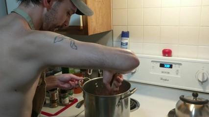 Sin Spice by Sophia Sinclair and Jasper Spice: Cum Cooked 3 Leek Chili with Oil Handjob