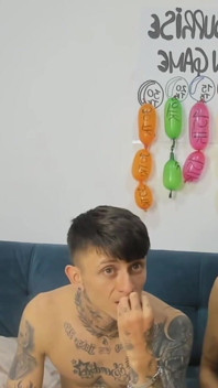 Para seks tańczy i blowjon w kamerze