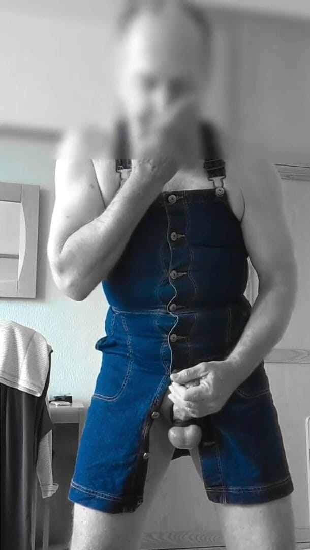 Bellhead: One minute pinafore fun