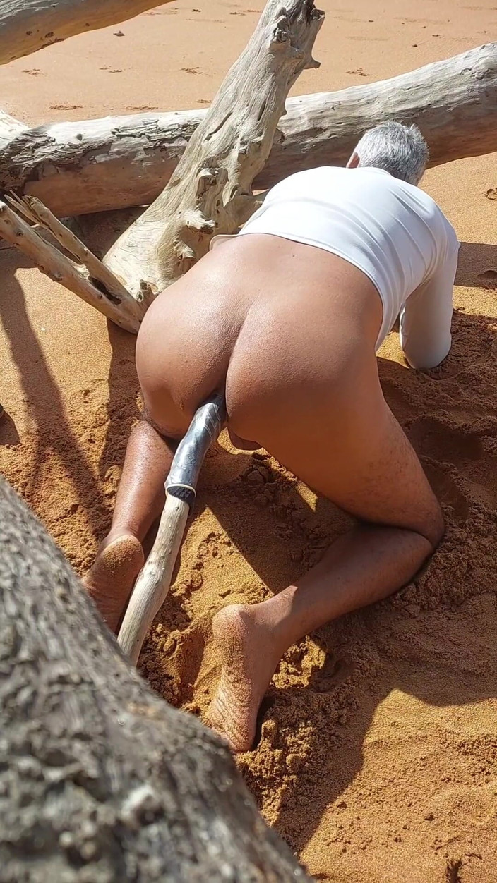 Ladysilvas: Ladysilva si rompe il suo culo caldo con un grosso...